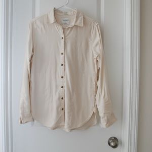 Women’s cream Abercrombie button up. Boyfriend style. Soft AF Collection.